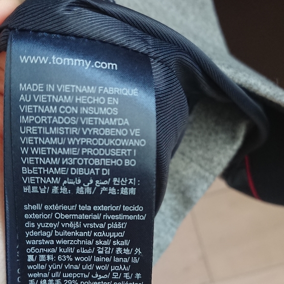 Tommy Hilfiger - Picture 4 of 4